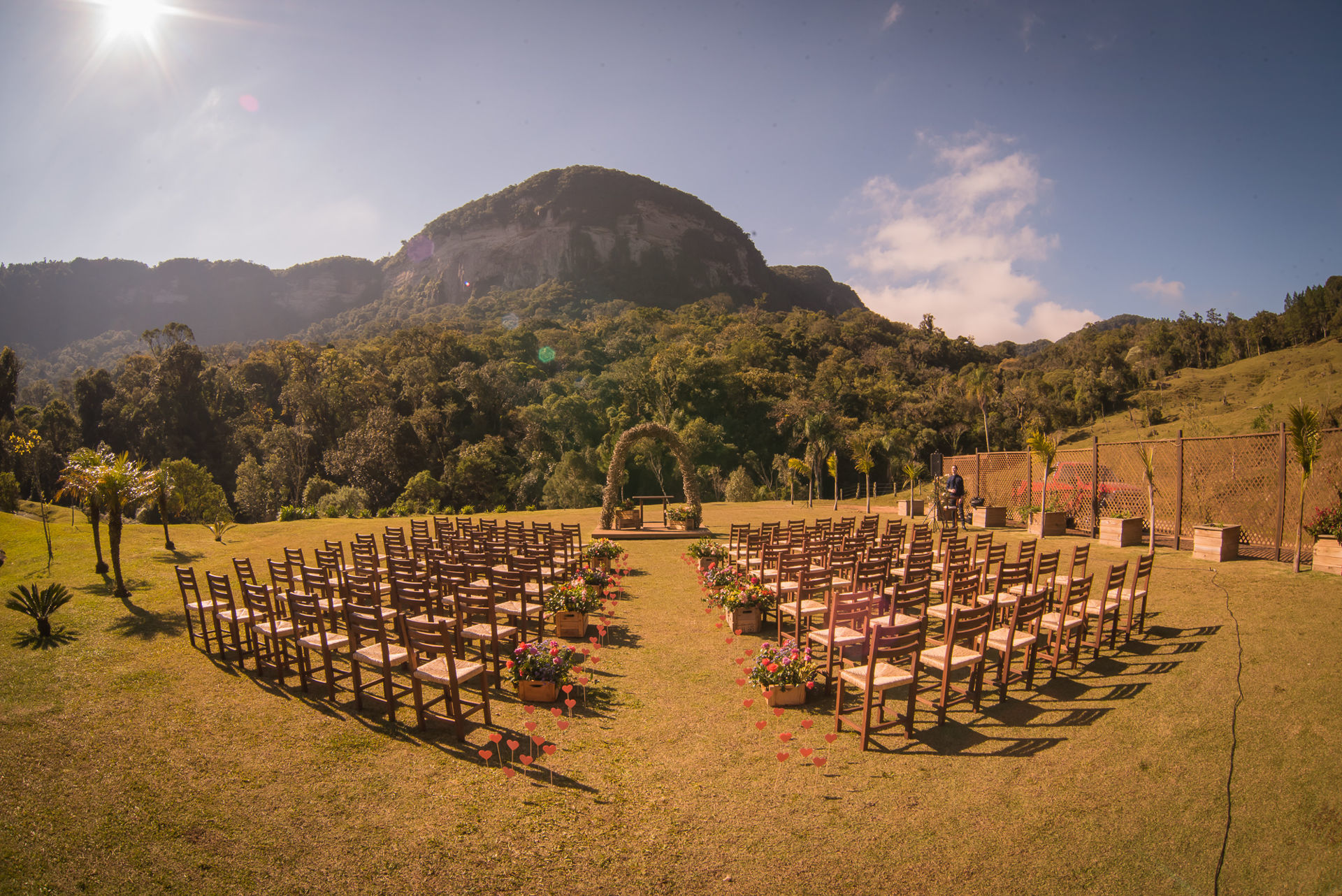 cerimônia casamento ar livre campo rústico
