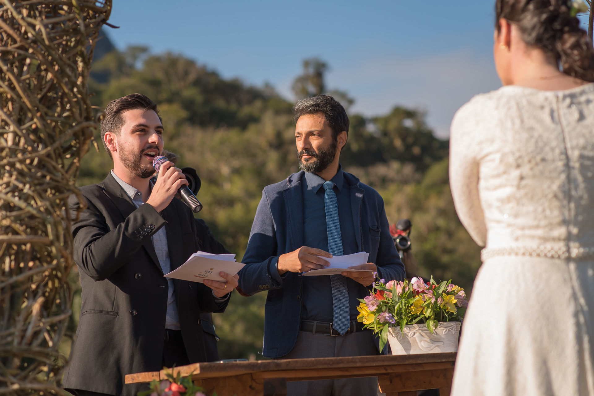 casamento padrinhos celebrando